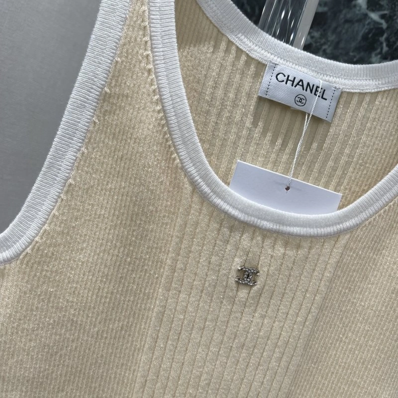 Trendsetting Chanel Vest 109386