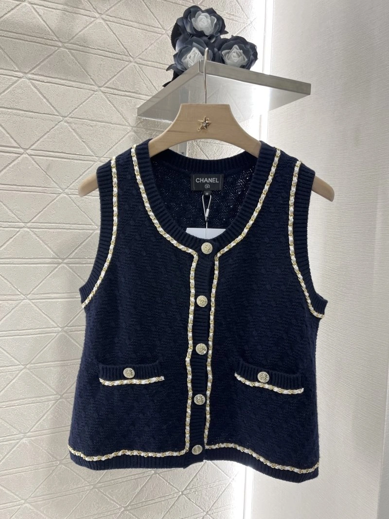 Trendsetting Chanel Vest 109387