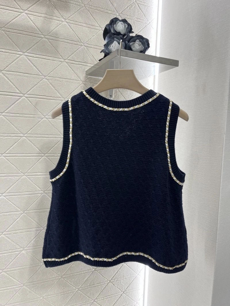Trendsetting Chanel Vest 109387