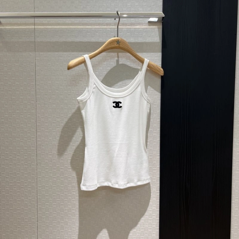 UrbanChic Chanel Vest 109383