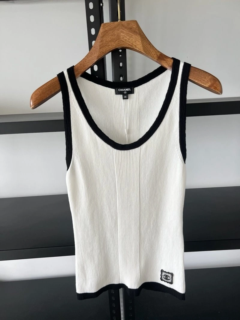 UrbanChic Chanel Vest 109350