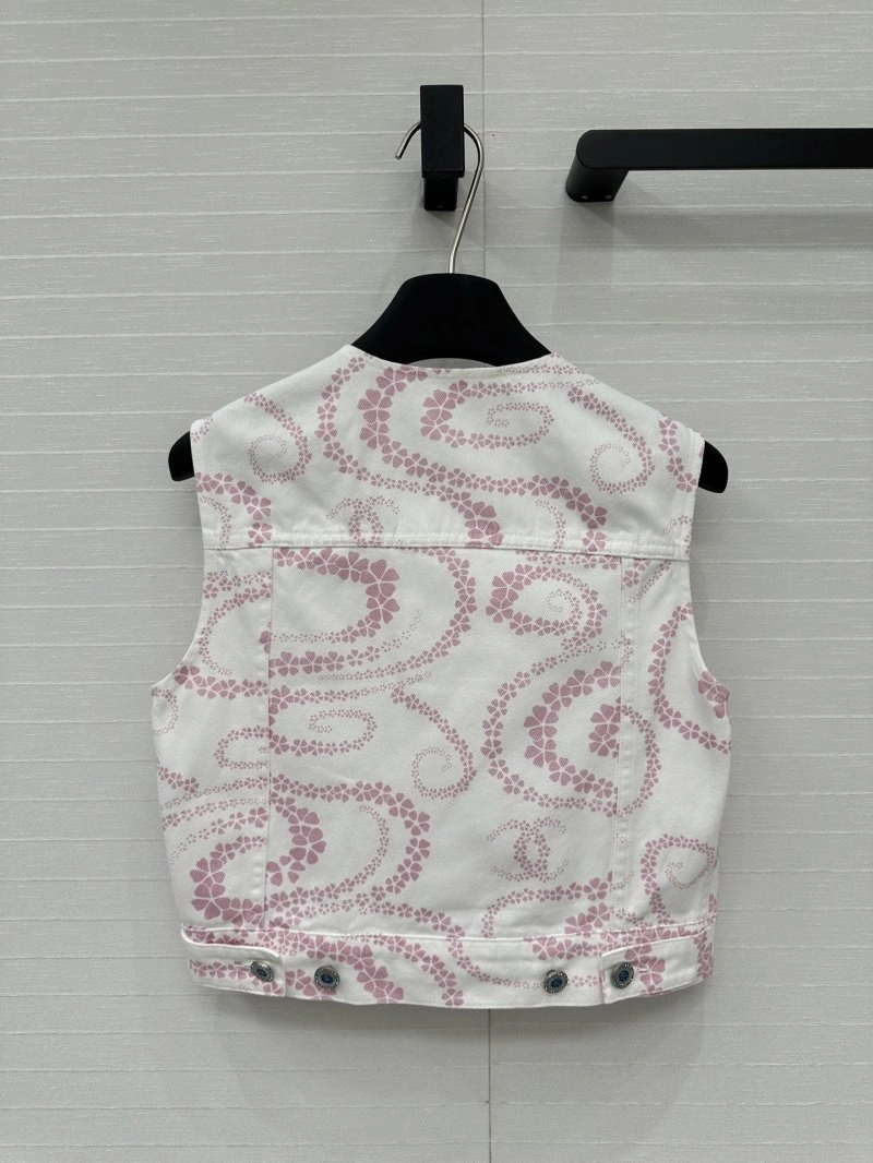 Sleek Chanel Vest 109368
