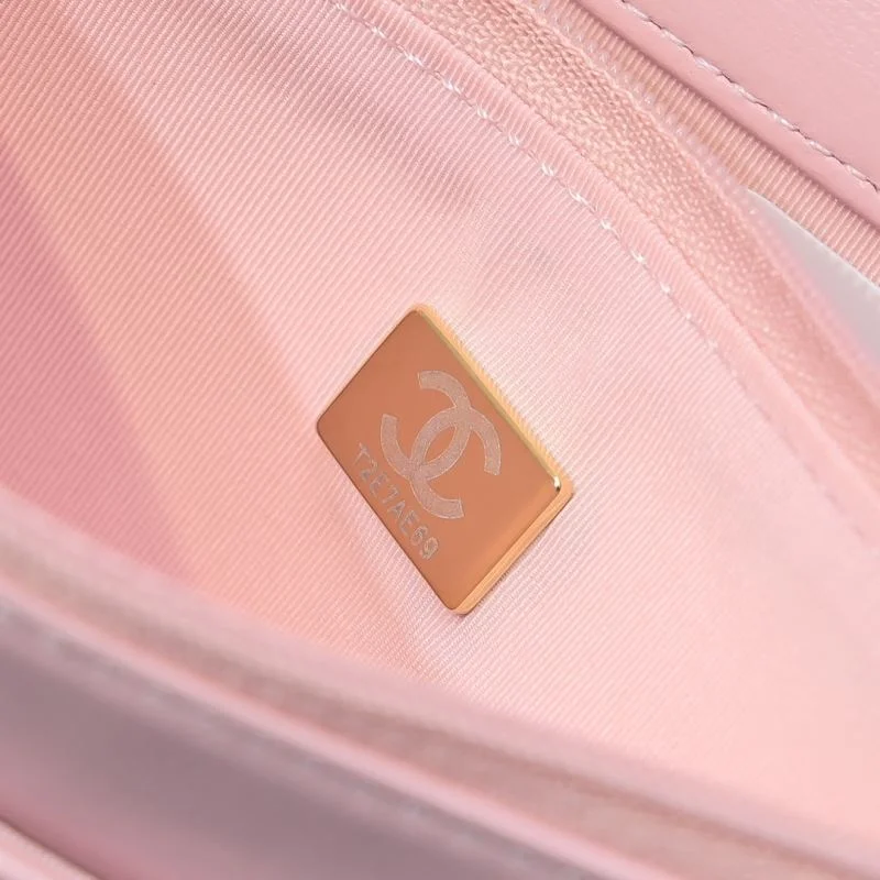 Supportive Chanel WOC Bags 54149