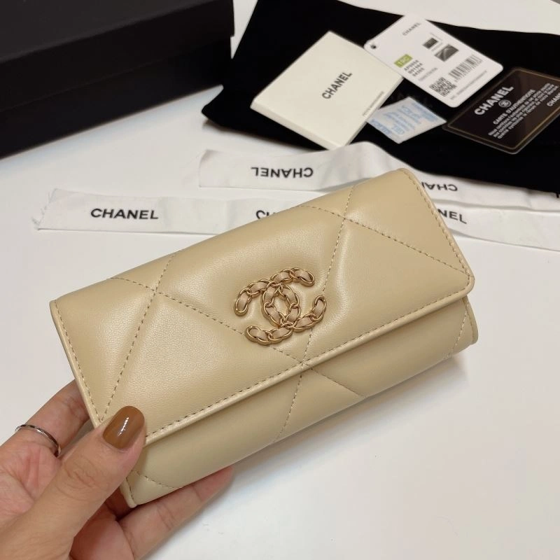 Contemporary Chanel Wallet Purse 68730