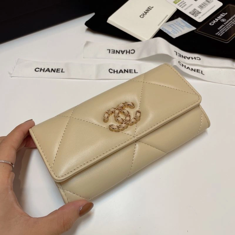 Contemporary Chanel Wallet Purse 68730