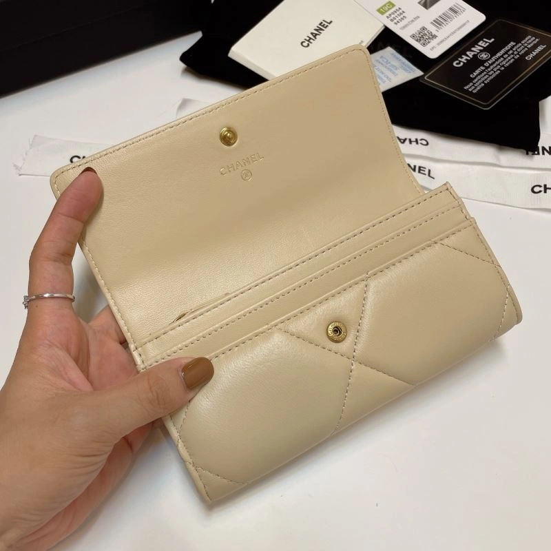 Contemporary Chanel Wallet Purse 68730