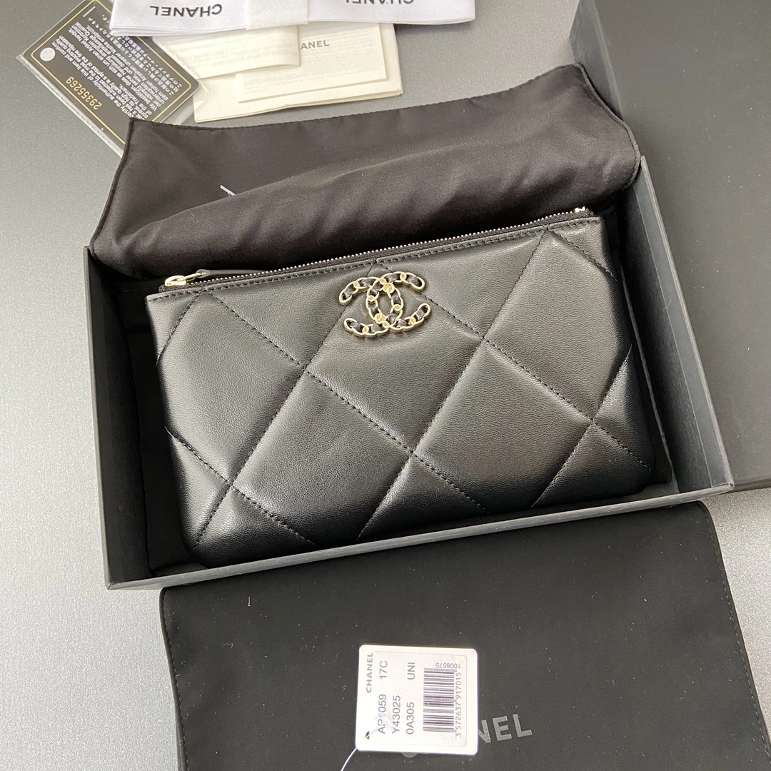 Chanel Wallets Purse TechFriendly 56585