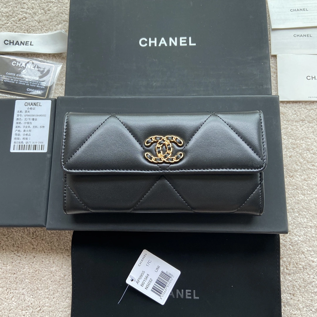 Vibrant Chanel Wallets Purse 56584