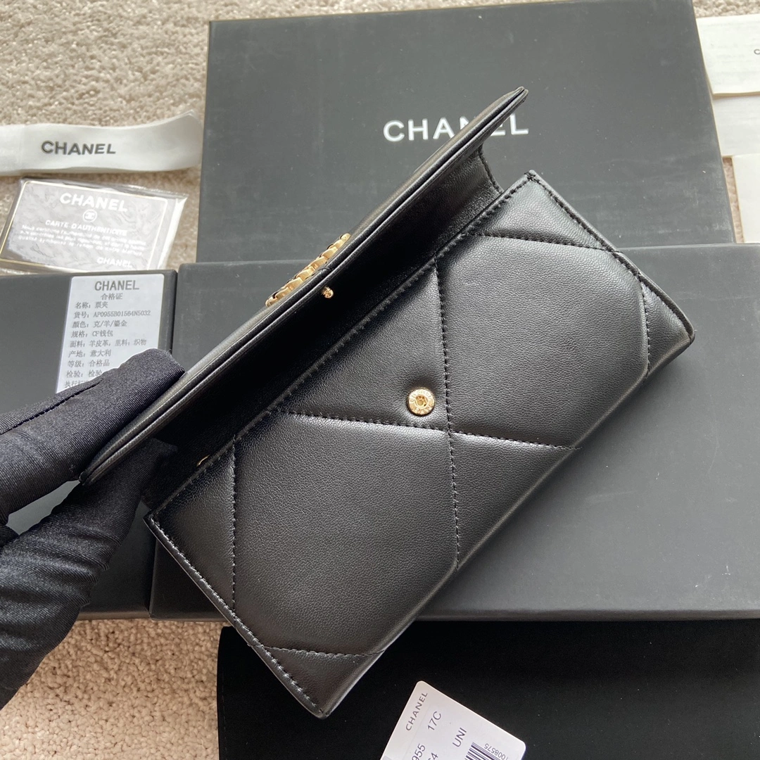 Vibrant Chanel Wallets Purse 56584