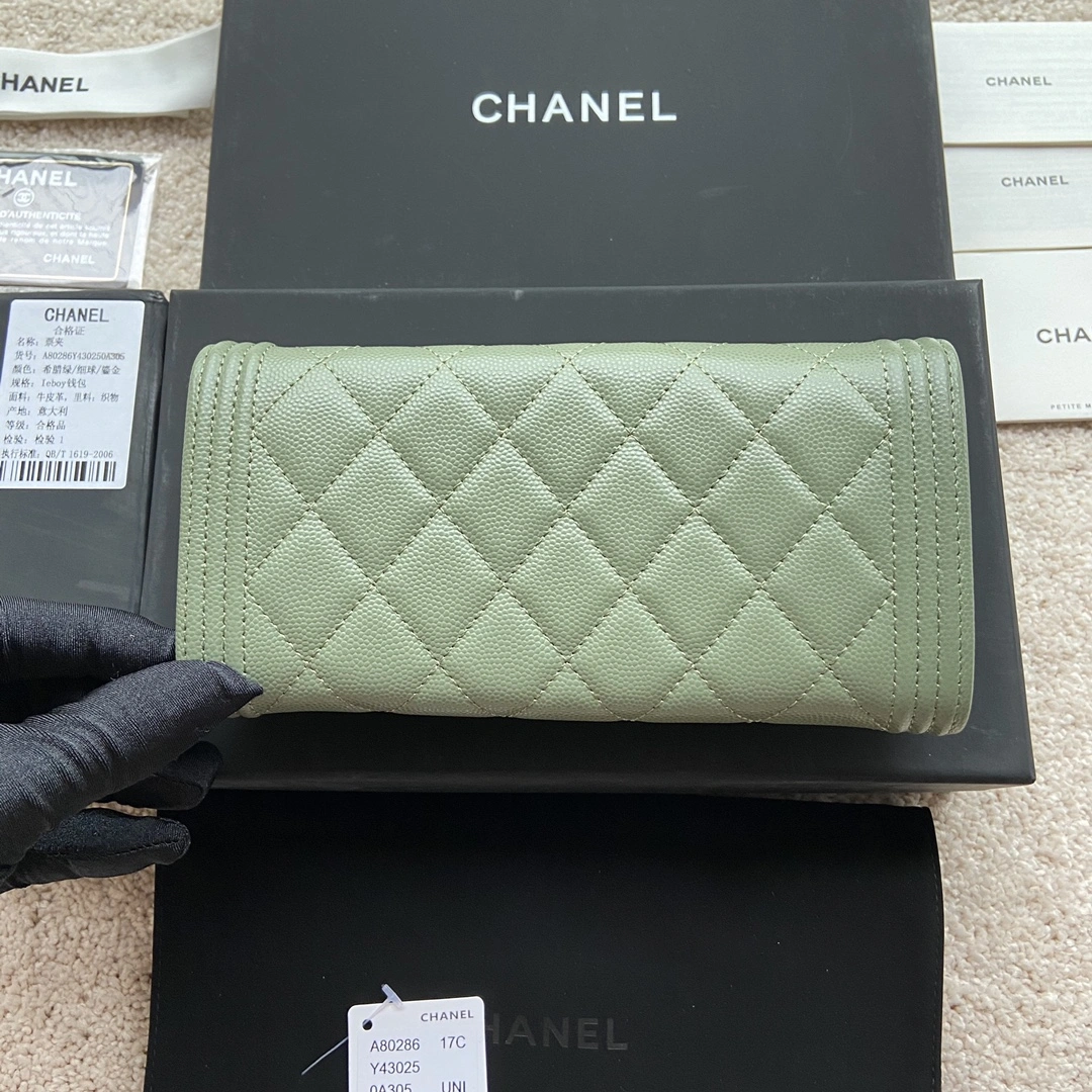 Sleek Chanel Wallets Purse 56555