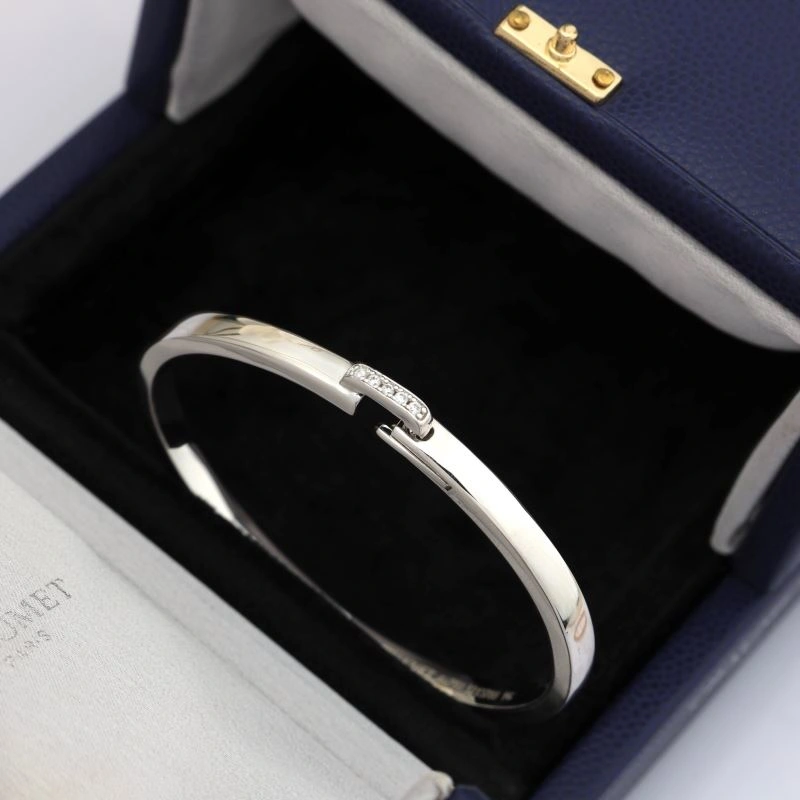 Refined Chaumet Bracelets 212669