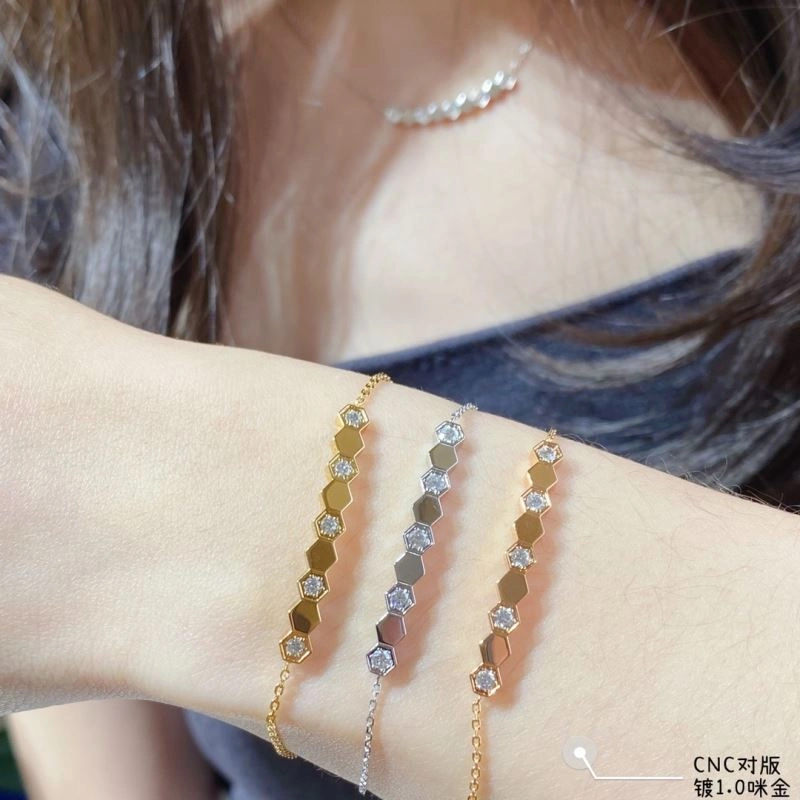 UrbanChic Chaumet Bracelets 211395