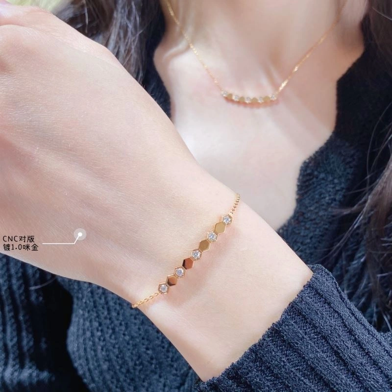 UrbanChic Chaumet Bracelets 211395