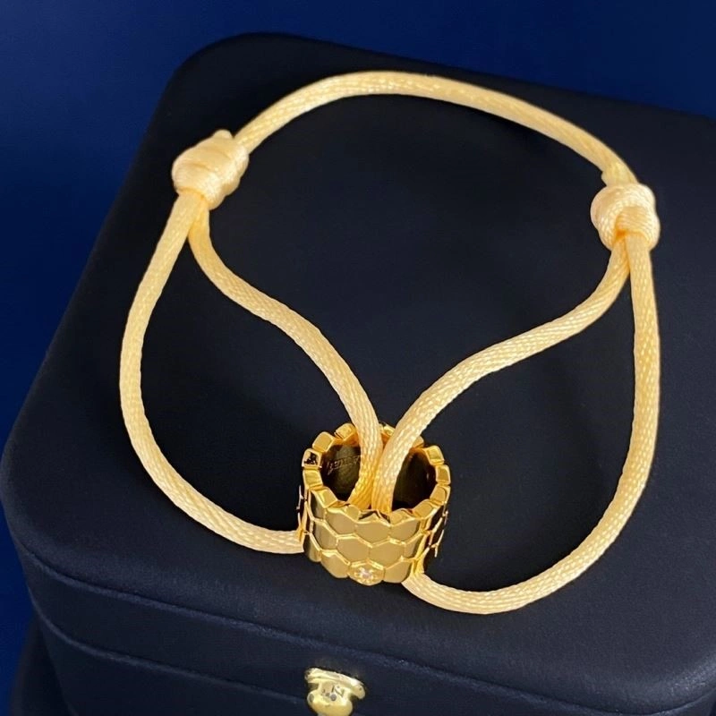 Sophisticated Chaumet Bracelets 210032