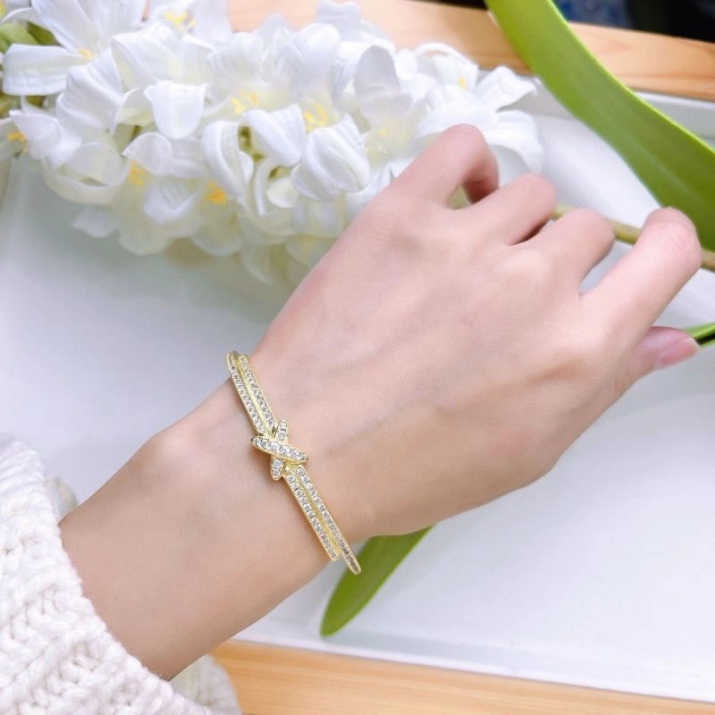 Tailored Chaumet Bracelets 210015