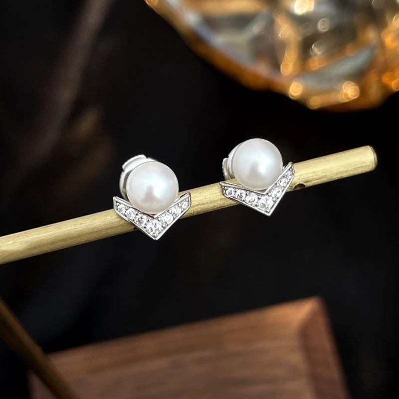 HighPerformance Chaumet Earrings 213538