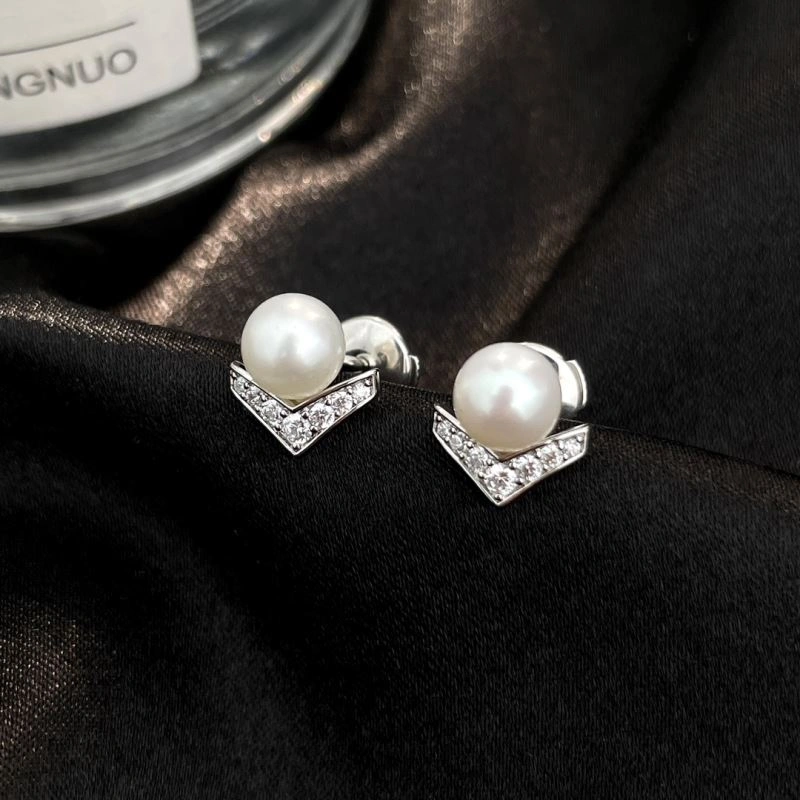 HighPerformance Chaumet Earrings 213538
