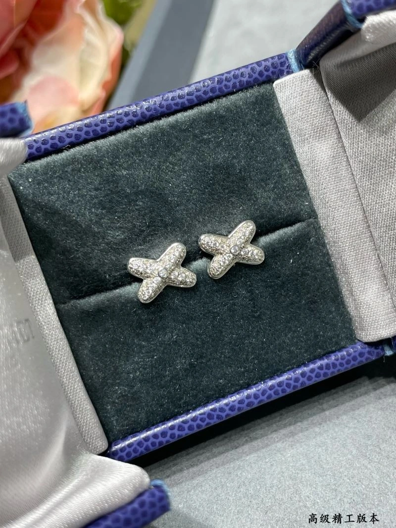 Stylish Chaumet Earrings 212326