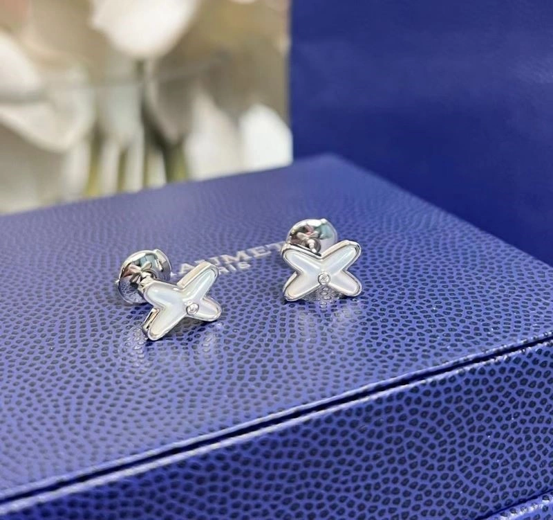 Popular Chaumet Earrings 210859