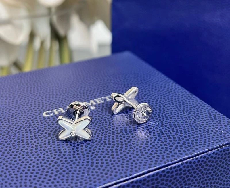 Popular Chaumet Earrings 210859
