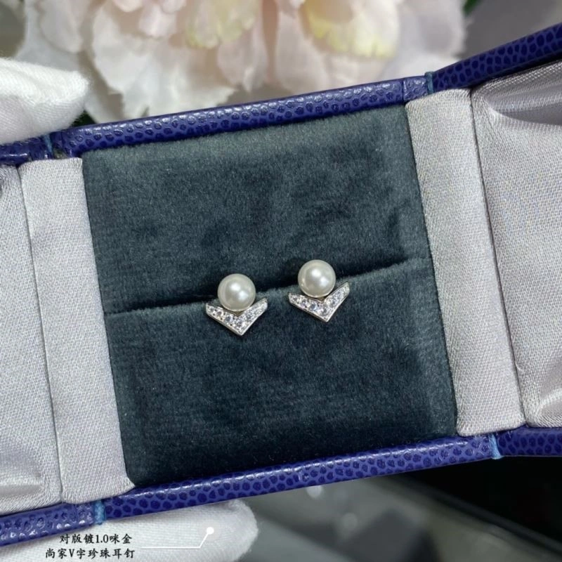 Stylish Chaumet Earrings 210006