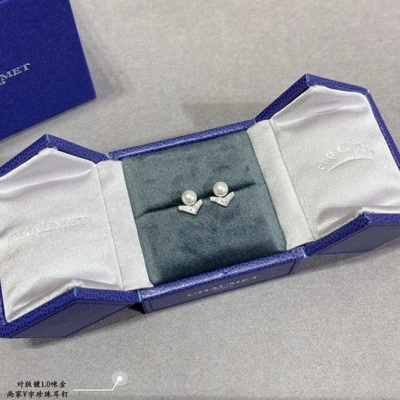 Stylish Chaumet Earrings 210006