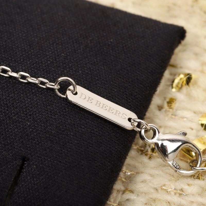 Minimalist Chaumet Necklaces 213543
