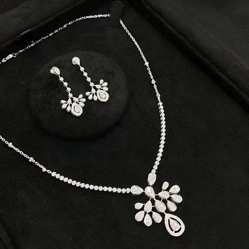 Chaumet Necklaces Seasonal 213107