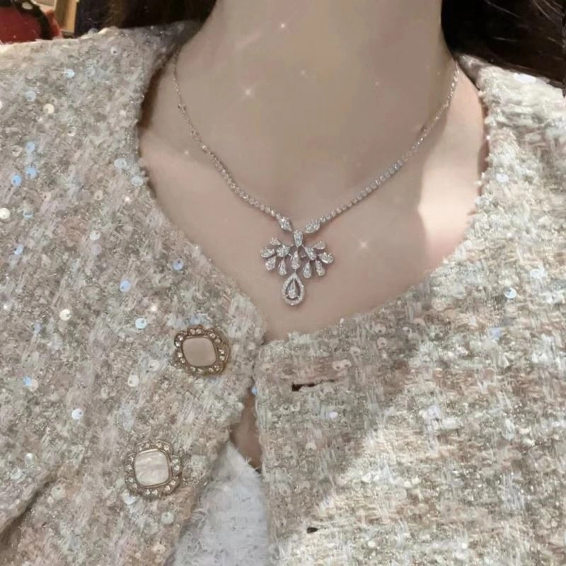 Chaumet Necklaces Seasonal 213107