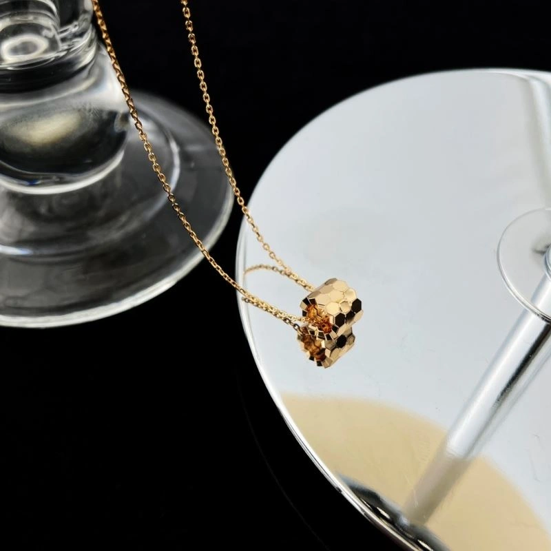 Chaumet Necklaces Reliable 213102