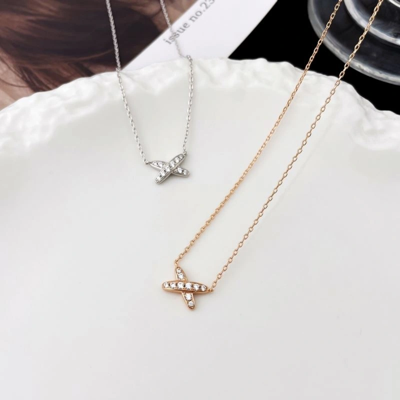 Seasonal Chaumet Necklaces 213103