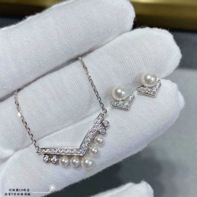 Stylish Chaumet Necklaces 212367