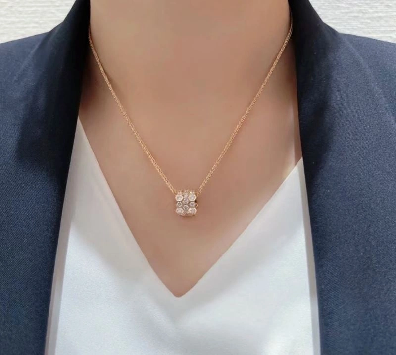 Lightweight Chaumet Necklaces 212309