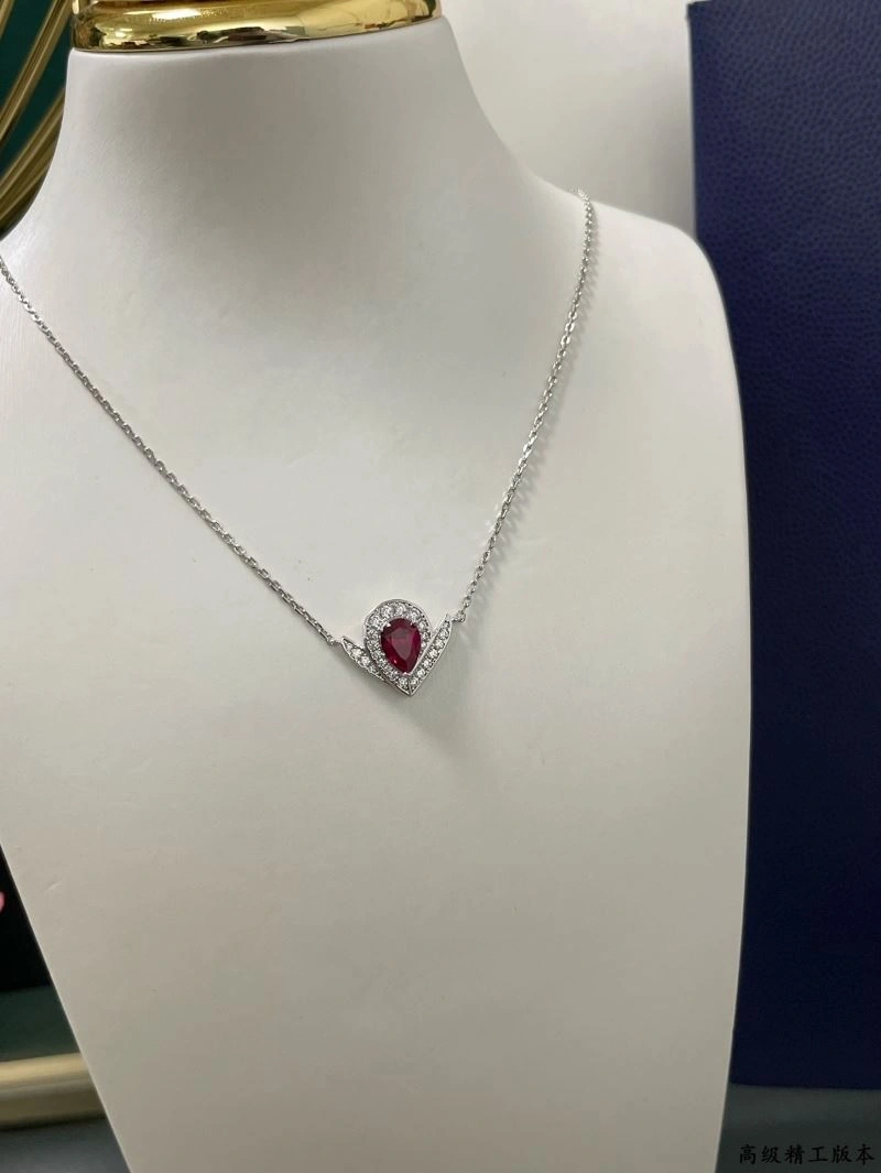 Bold Chaumet Necklaces 212295