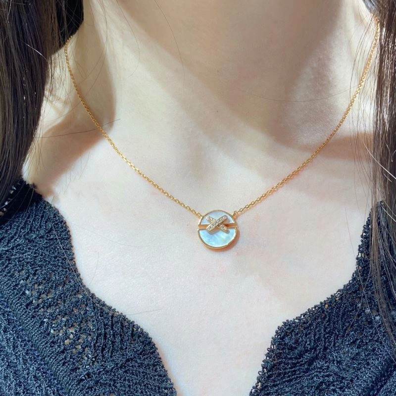 Chaumet Necklaces Youthful 212302