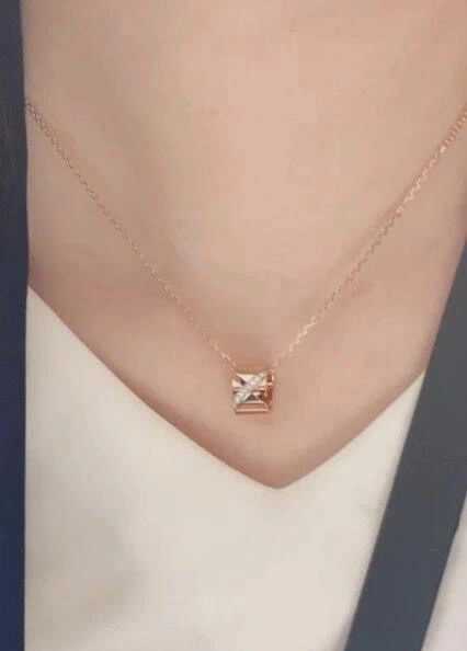 Chaumet Necklaces Lightweight 212304
