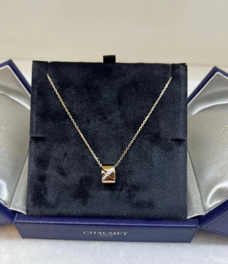 Chaumet Necklaces Lightweight 212304