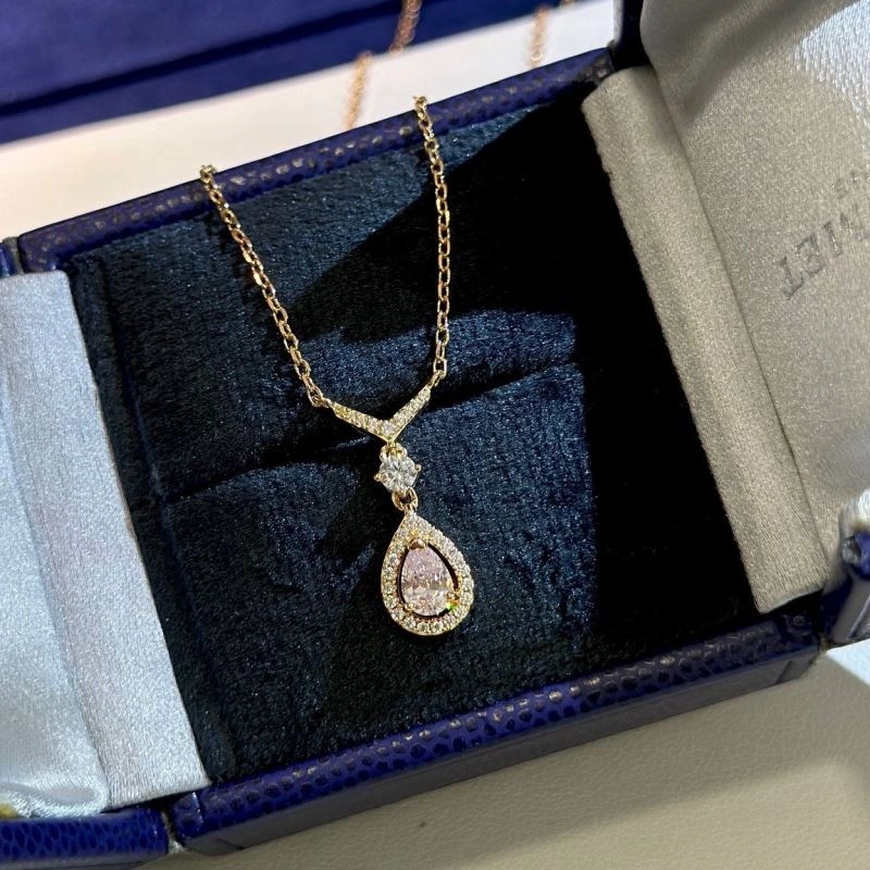 Functional Chaumet Necklaces 212301