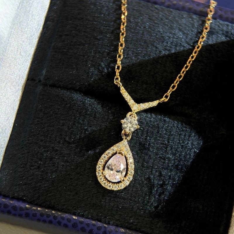 Functional Chaumet Necklaces 212301