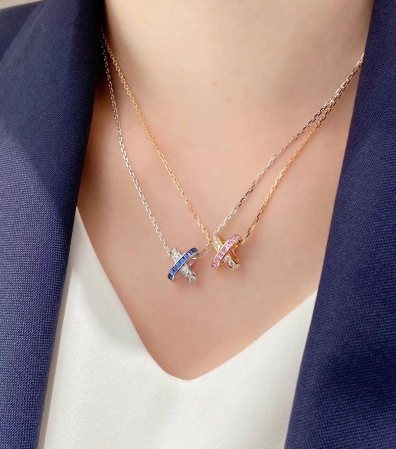 Versatile Chaumet Necklaces 212291