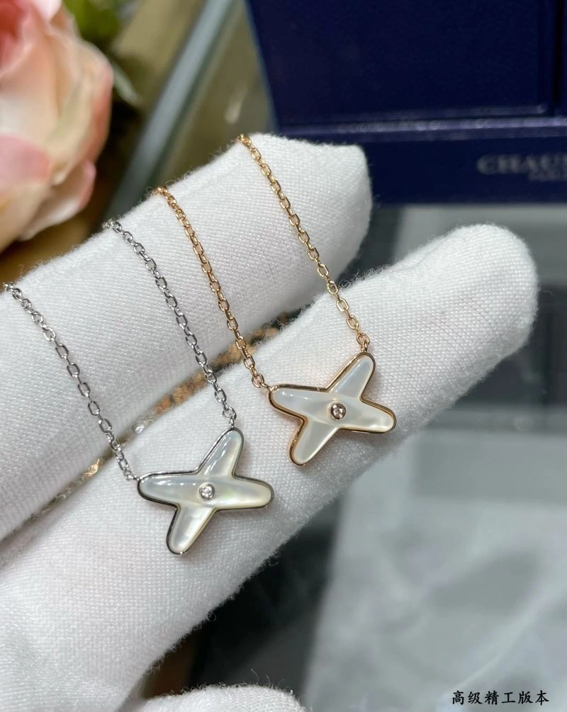 Chaumet Necklaces Minimalist 211393