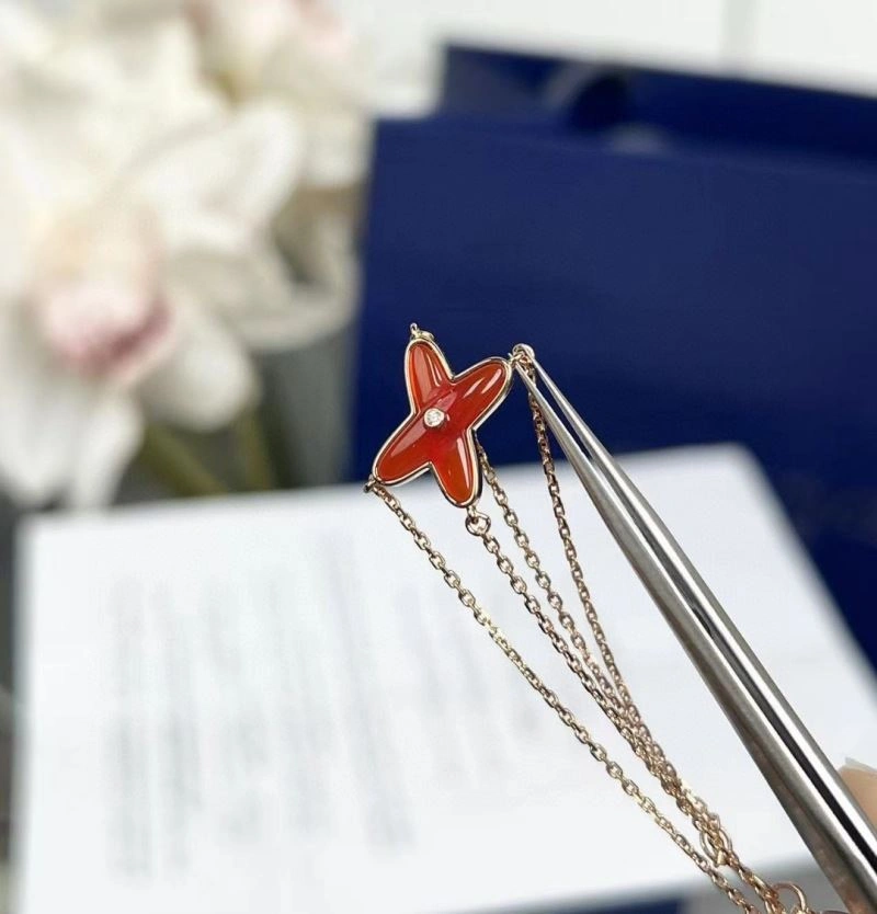 Youthful Chaumet Necklaces 211398