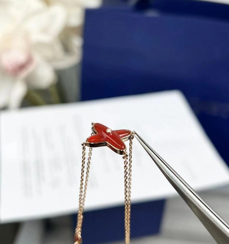 Youthful Chaumet Necklaces 211398