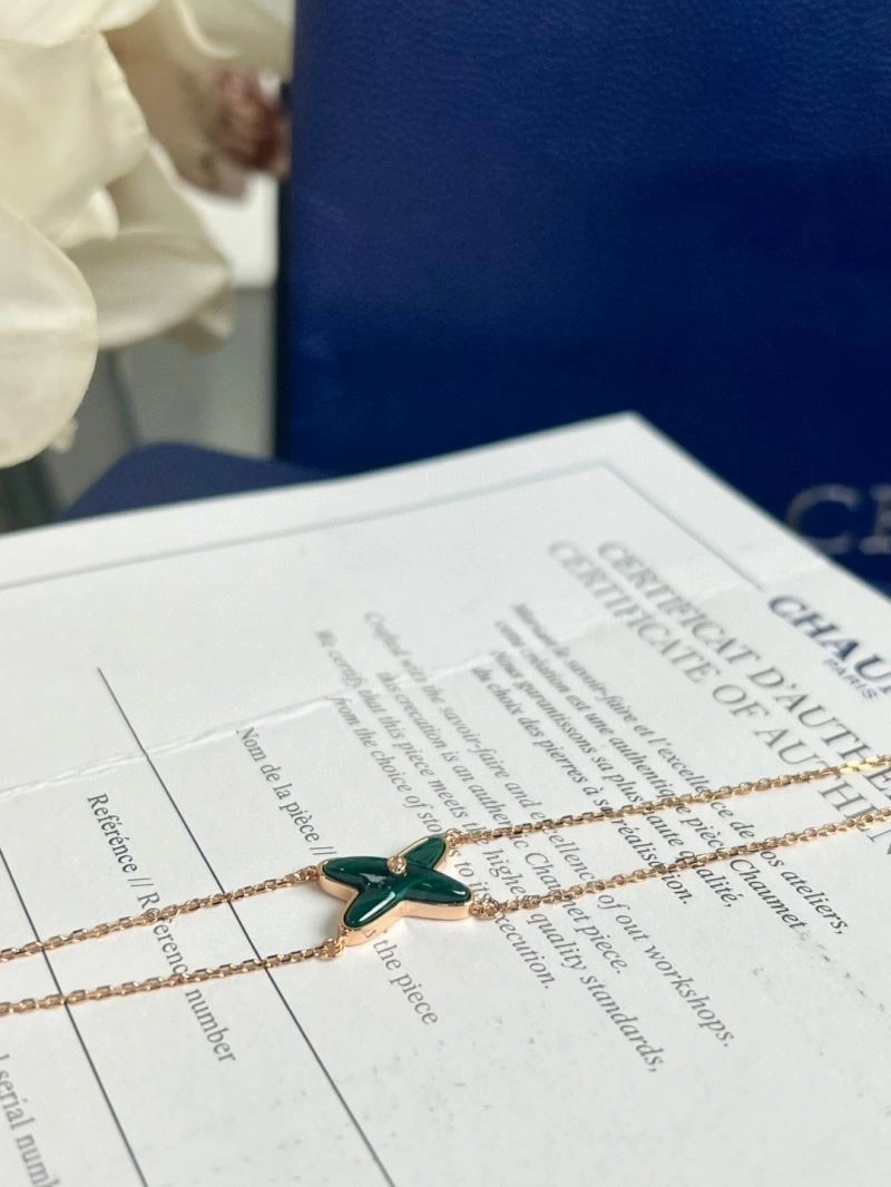 Practical Chaumet Necklaces 211386