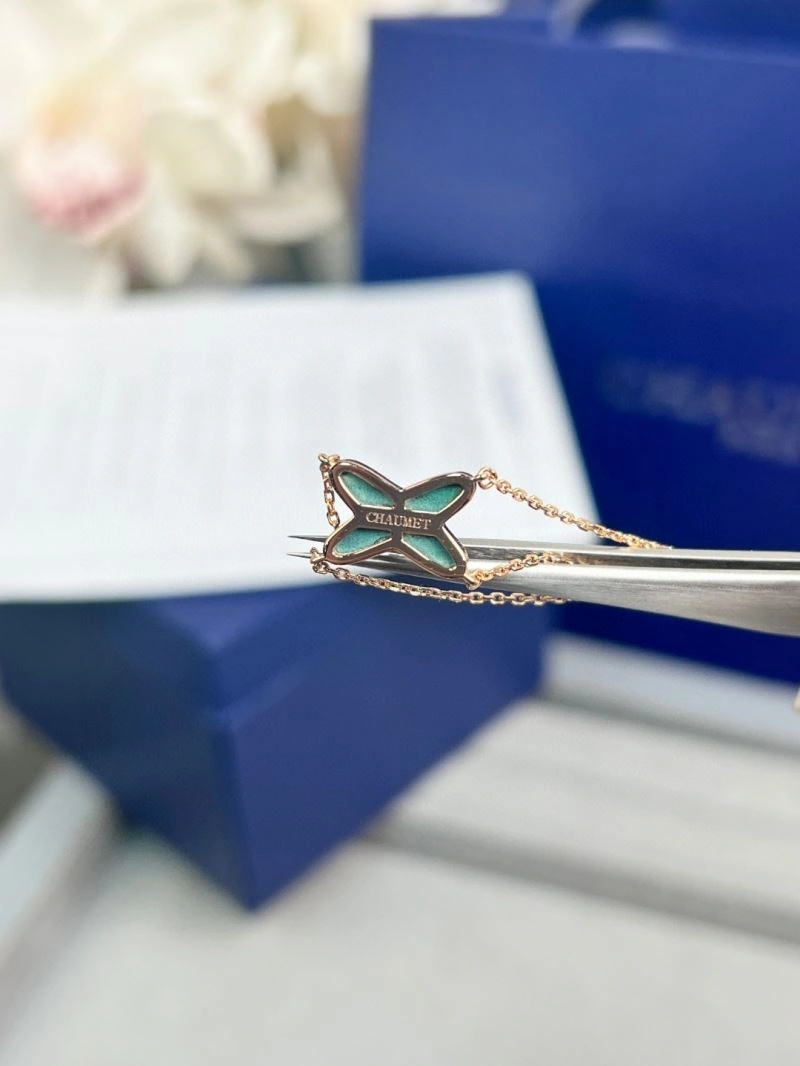 Practical Chaumet Necklaces 211386