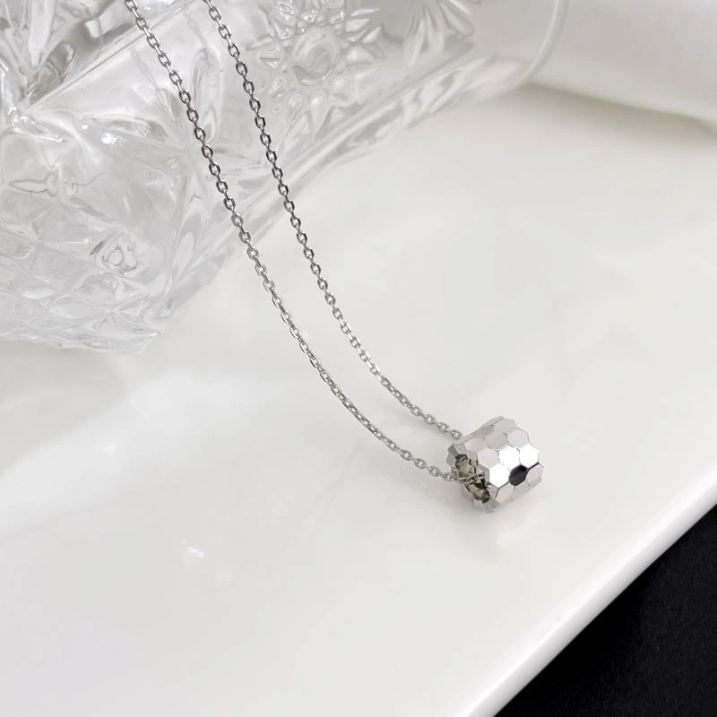 Chaumet Necklaces Supportive 211379