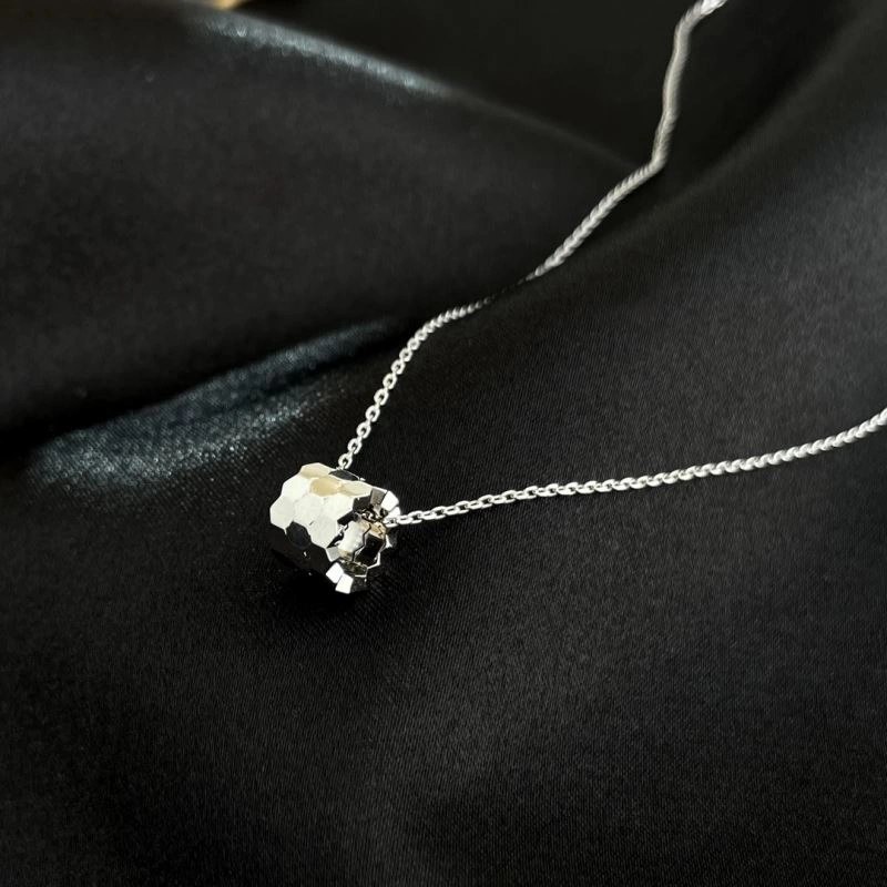 Chaumet Necklaces Supportive 211379