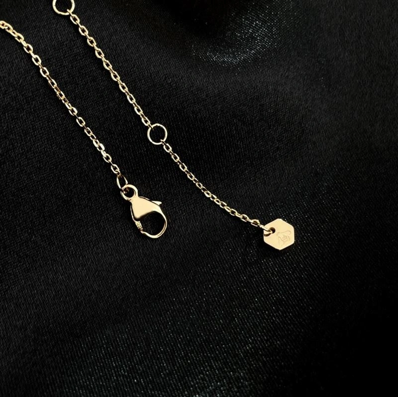 Chaumet Necklaces Supportive 211379