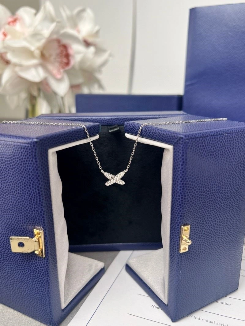 Classic Chaumet Necklaces 210857