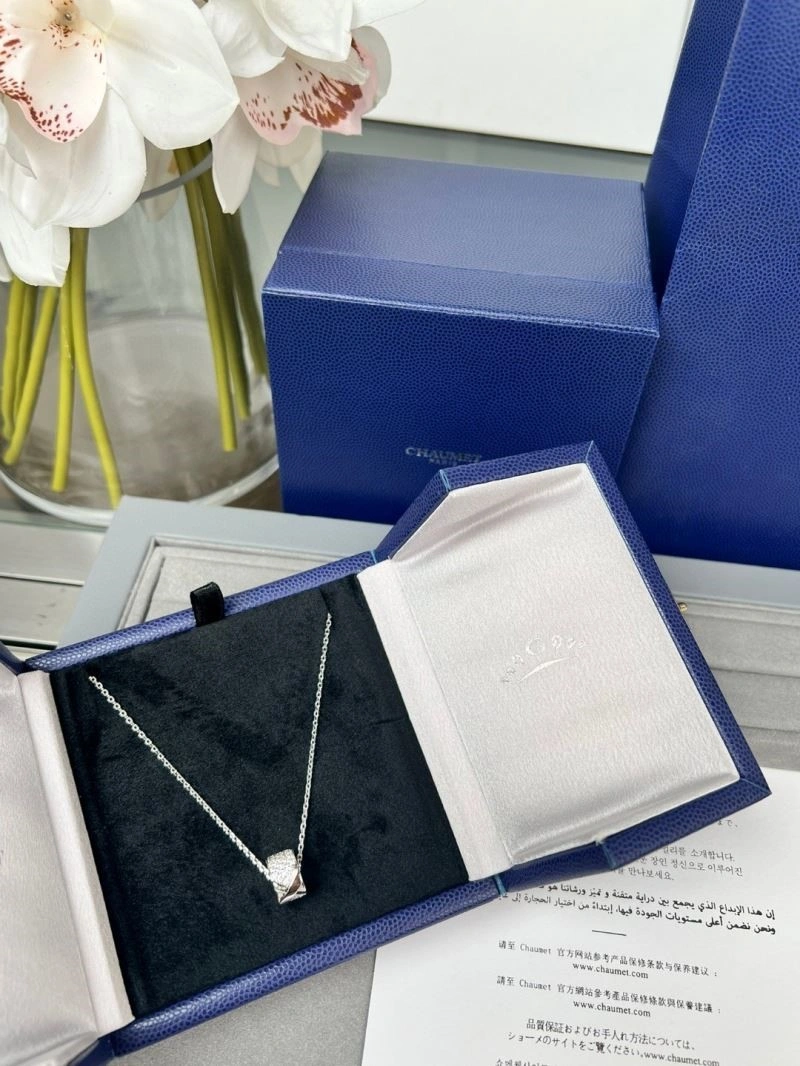 Tailored Chaumet Necklaces 210852